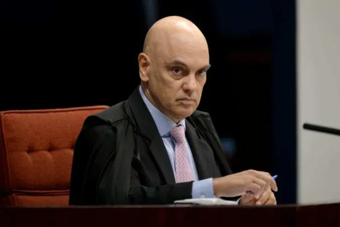 Prisão domiciliar - Moraes veta participação de bispo em grupo de oração na casa de Bolsonaro
