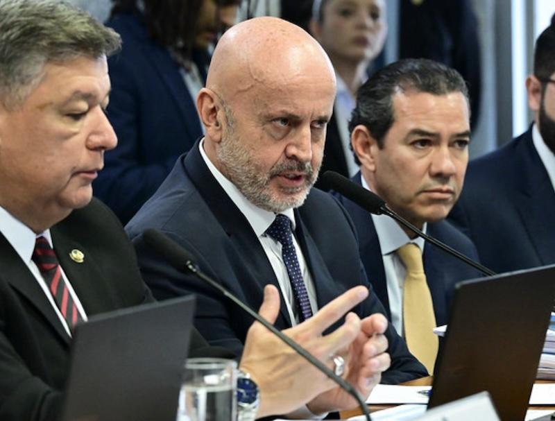 Roubo a 9 milhões de aposentados - Ladrão não tem perdão, merece pena de morte, diz Gaspar