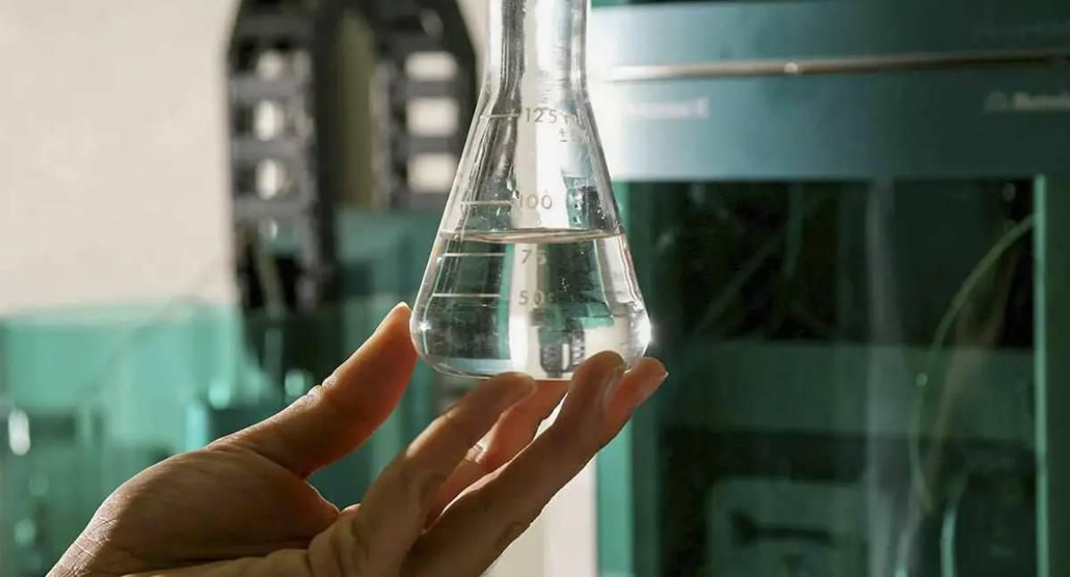 Saúde - Metanol: saiba o que é a substância presente em bebidas alcoólicas adulteradas