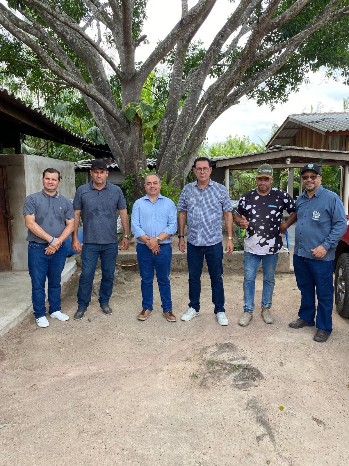 Aldo Júlio recebe autoridades de São Francisco do Guaporé e destaca sucesso do projeto premiado de suinocultura