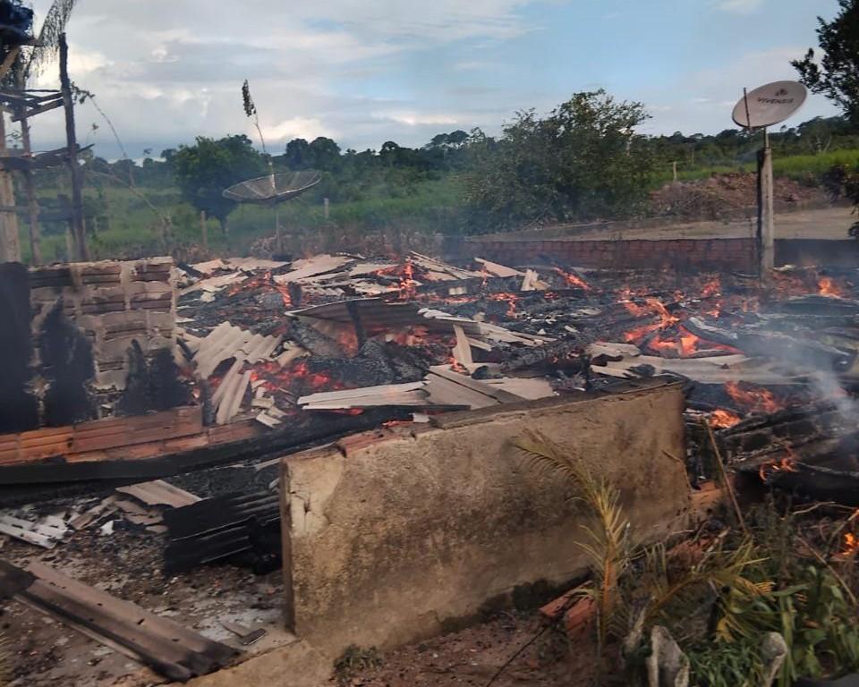 Cidades - Apron e Faperon manifestam indignação com erro reconhecido pela Funai e destruição de propriedades na BR-429