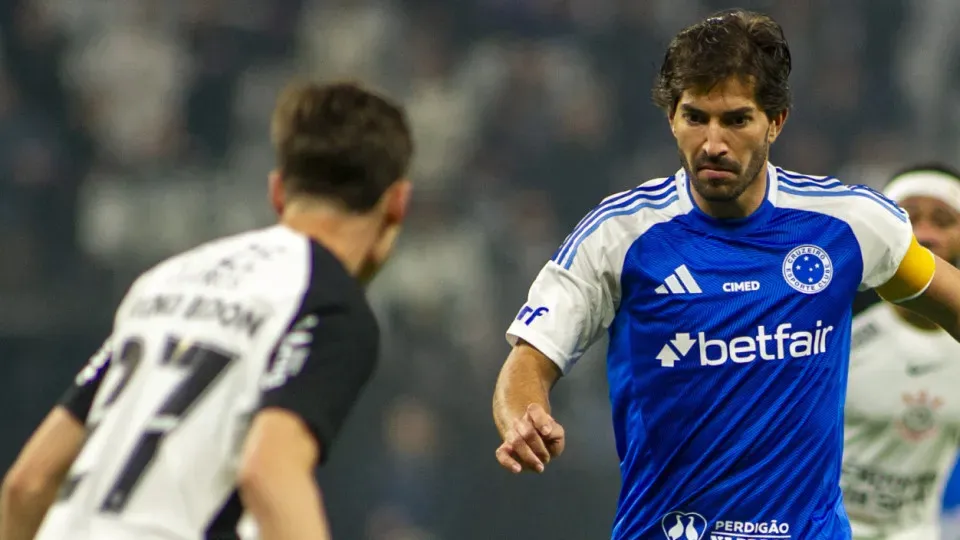 Cruzeiro vence o Fortaleza e mantém pressão sobre Palmeiras e Flamengo