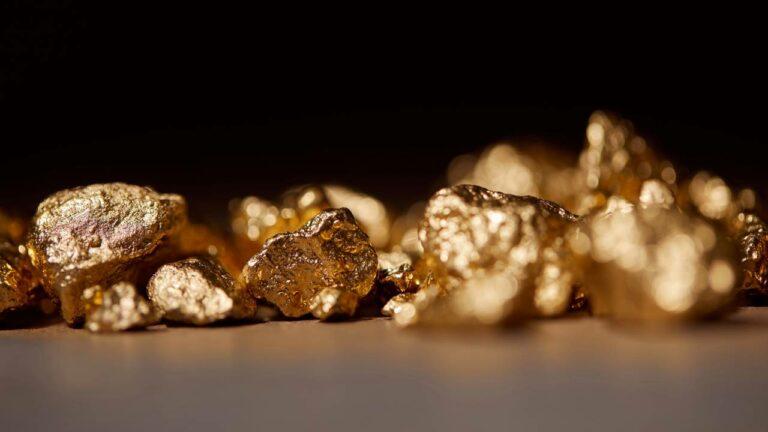Entretenimento O lixo que você joga fora tem mais ouro que minas reais