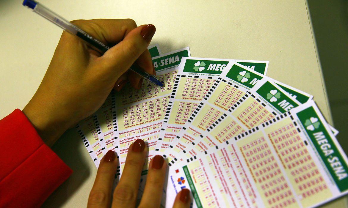 Geral Mega-Sena sorteia nesta quinta prêmio acumulado em R$ 7,5 milhões