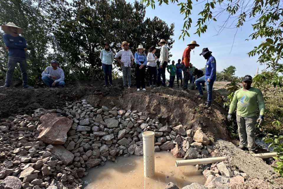 MEIO AMBIENTE - Prefeitura de Pimenta Bueno realiza primeira recuperação de nascente do município