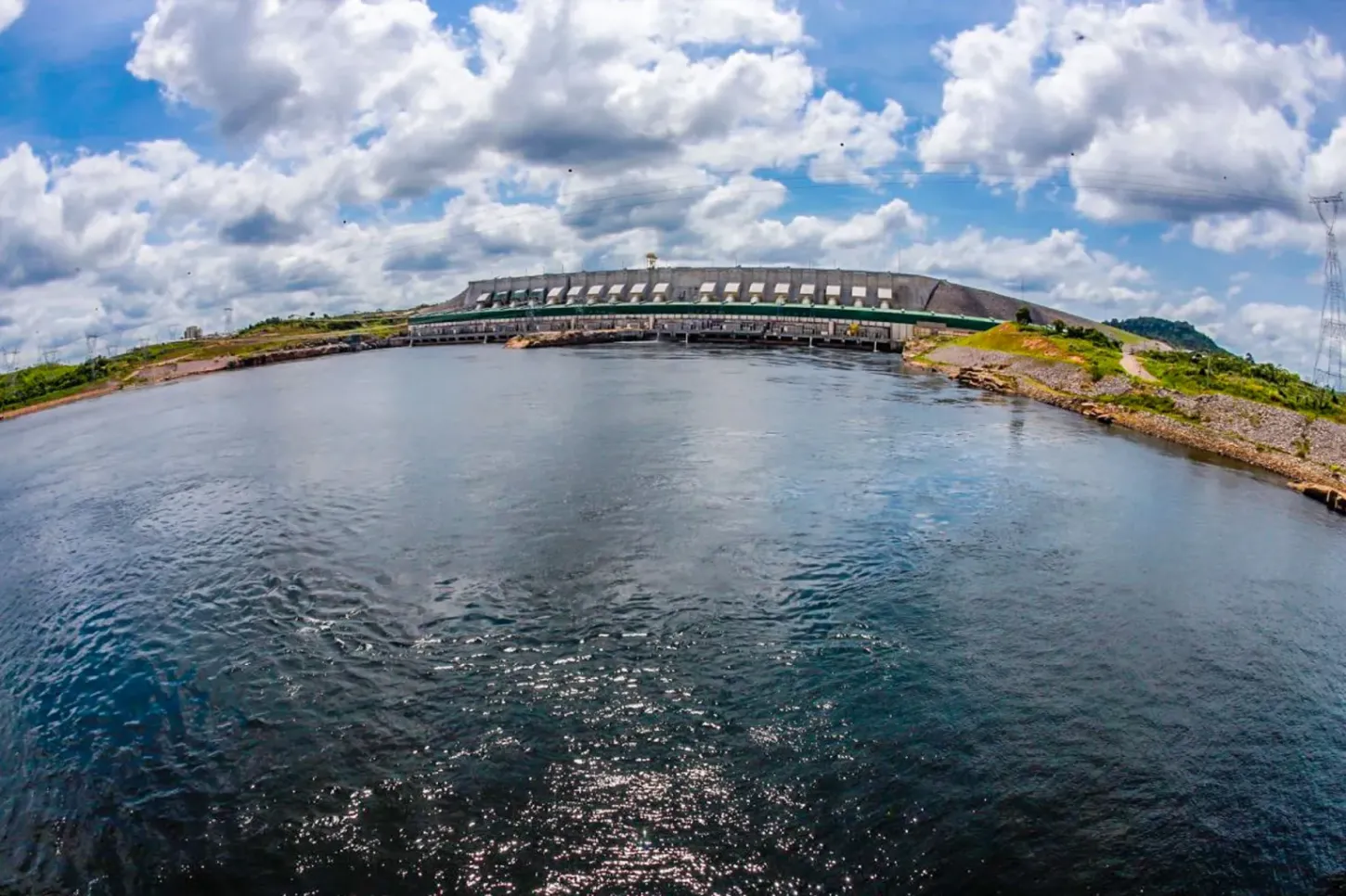 Na Amazônia desmatada, Xingu tenta superar contrastes sociais desde Belo Monte