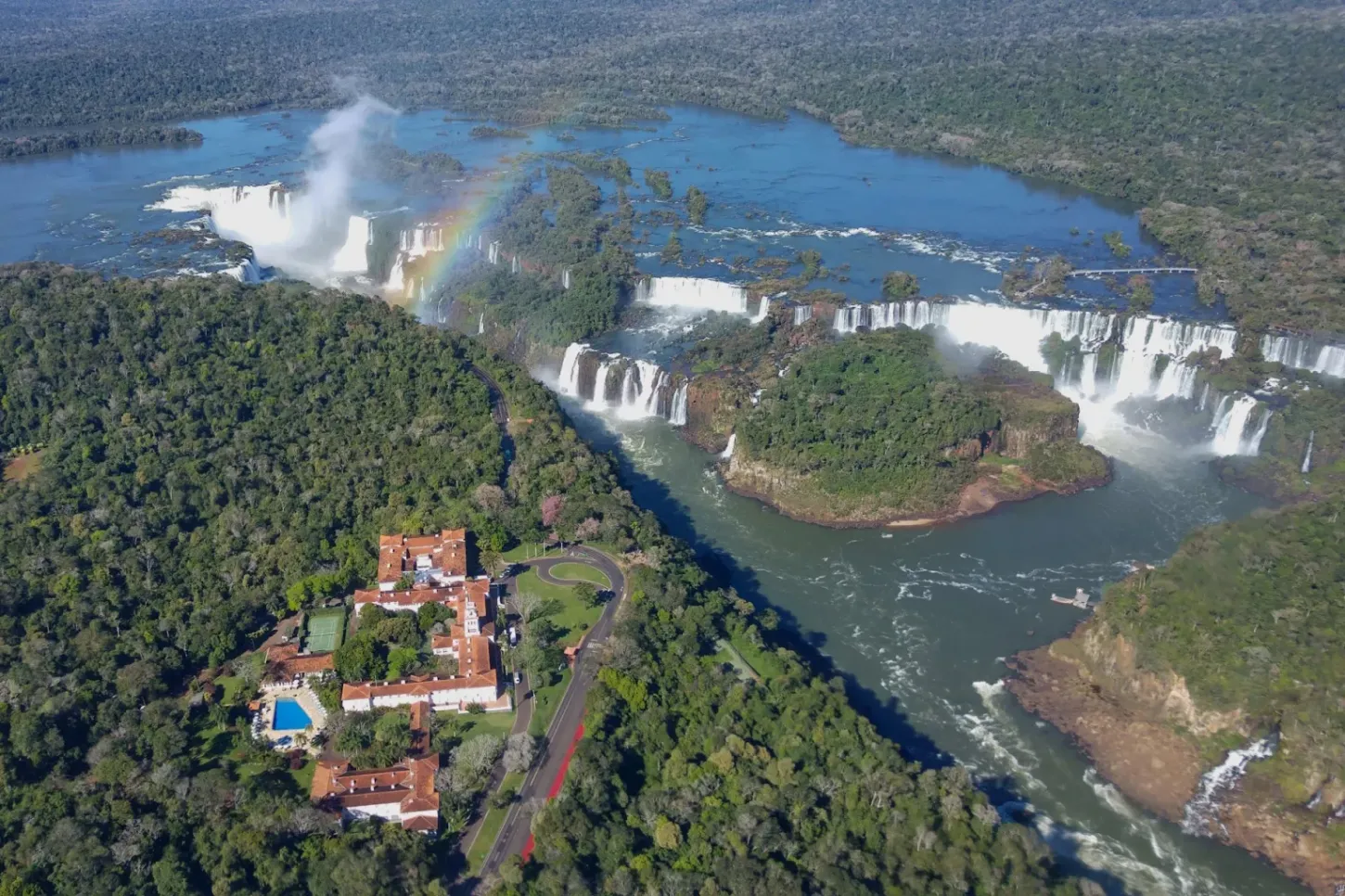 Notícias - Tribunal confirma que terras com hotel e cataratas no Parna Iguaçu são do Paraná