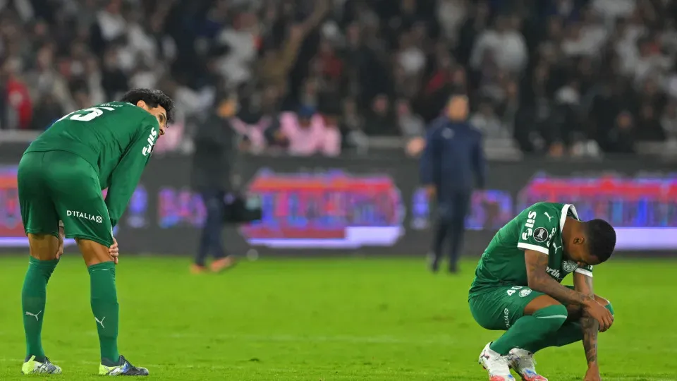 Palmeiras leva três no primeiro tempo, perde da LDU e se complica na Libertadores