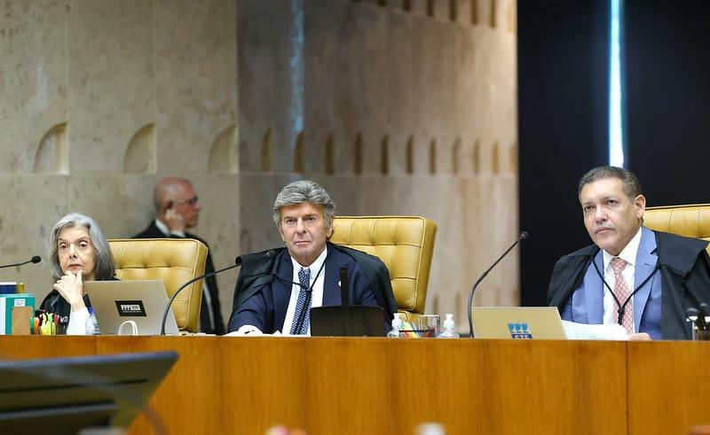 política - STF adia julgamento que autoriza nepotismo em cargos políticos