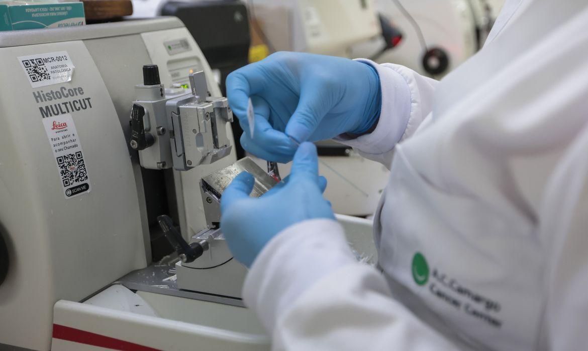 Saúde - Cura de câncer de próstata pode chegar a até 98% 