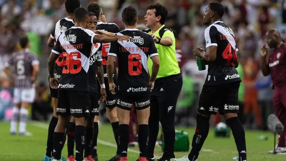 Sem destaque da seleção, Vasco tenta quebrar tabu contra o Fortaleza