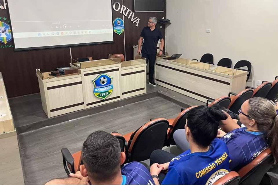 TRAJÉTÓRIA - Diretor de futebol da base do Botafogo ministra palestra na sede da FFER