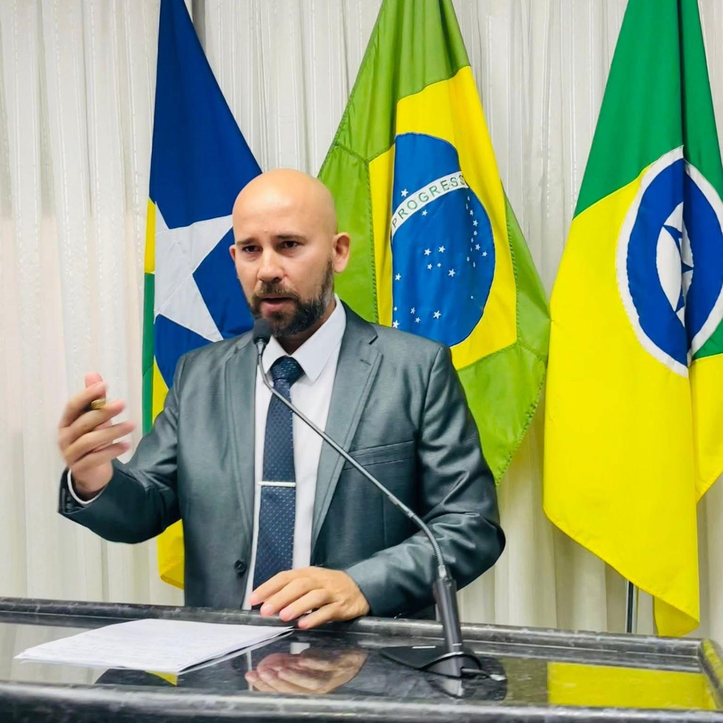 Vereador Investigador Edinho solicita através de um Anteprojeto alteração na Lei do mototaxi em Rolim de Moura 