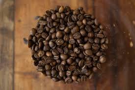 CAFÉ/CEPEA: Em meio a cenário indefinido, preços oscilam com força