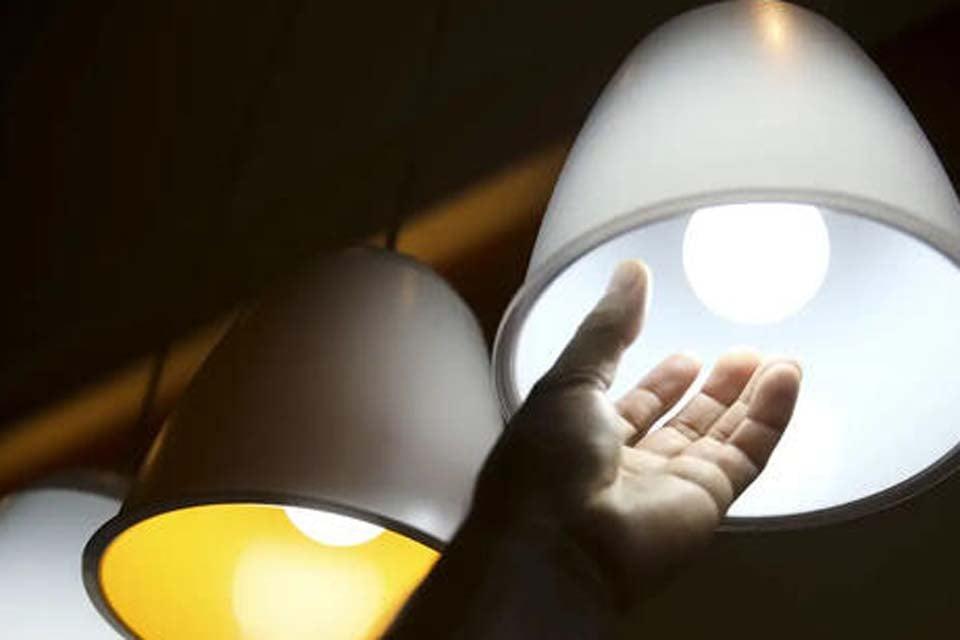 CONSUMO - Aneel mantém bandeira para vermelha 1 na conta de luz em novembro