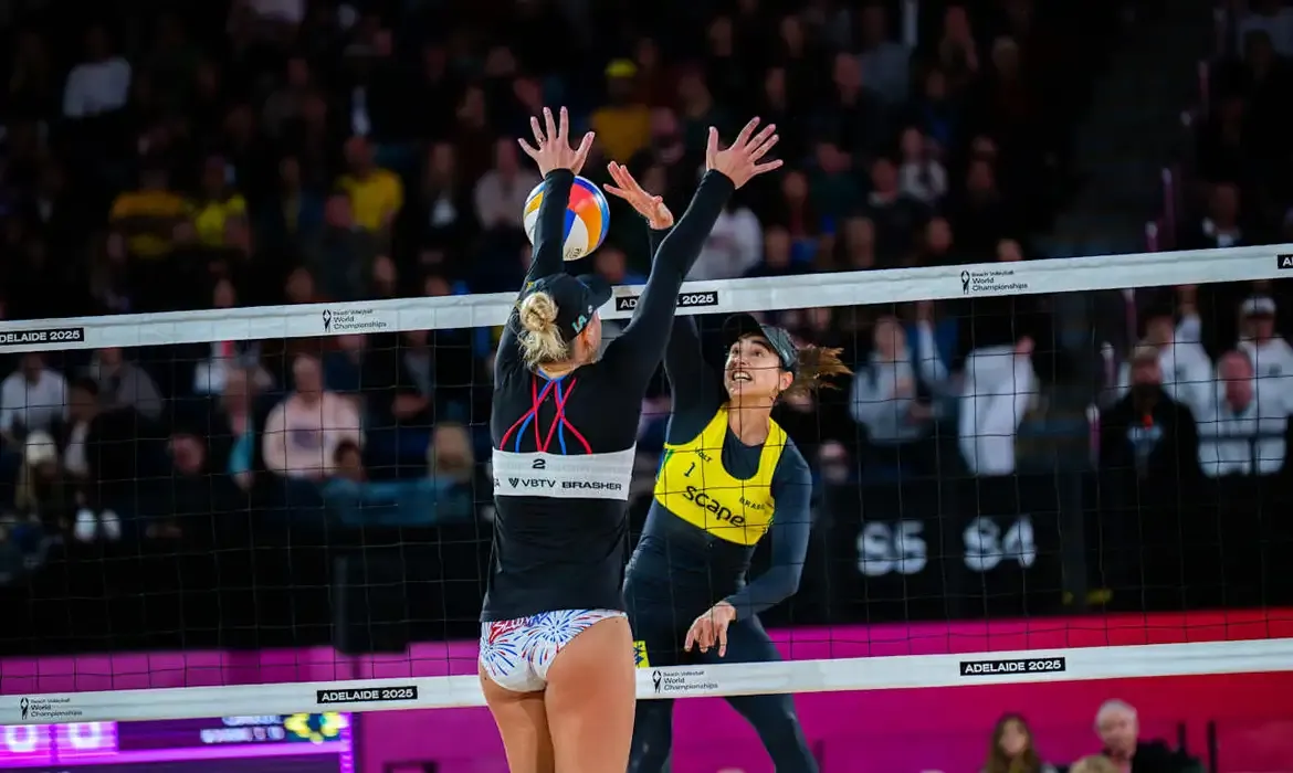 Esportes - Após revés na semi, Brasil busca bronze no Mundial de vôlei de praia