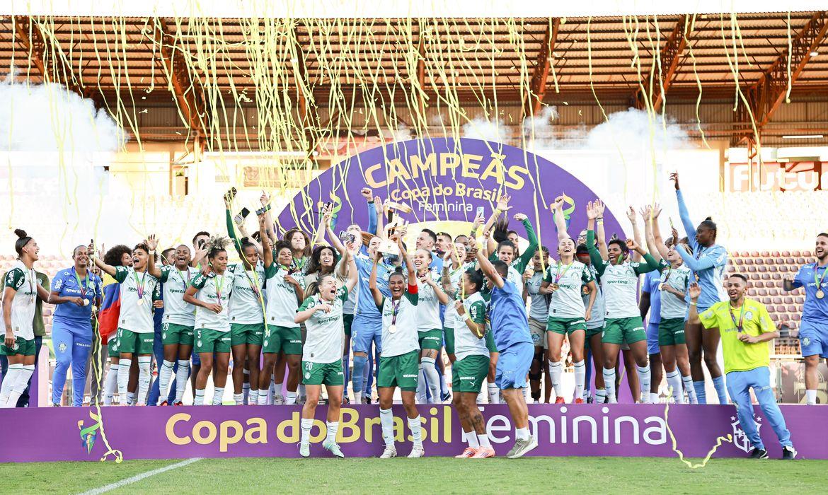 Esportes - Palmeiras derrota Ferroviária e conquista Copa do Brasil feminina