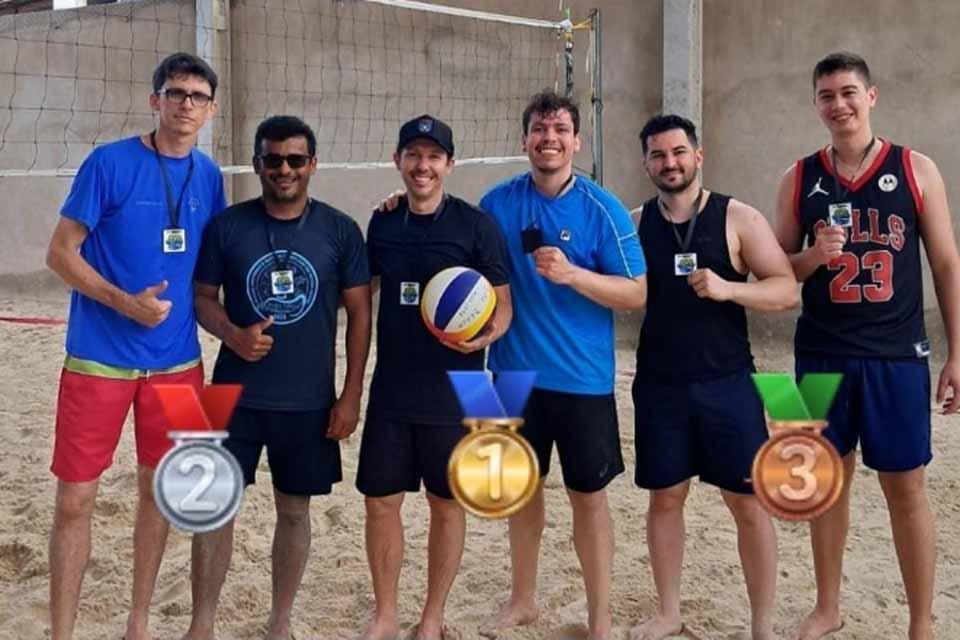 JI-PARANÁ - Torneio de Vôlei do Fórum reúne servidores em dia de integração e esporte