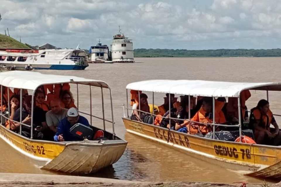 MOBILIZAÇÃO-  Governo de Rondônia realiza transporte de mais de 200 estudantes dos distritos de Porto Velho para participação no Enem