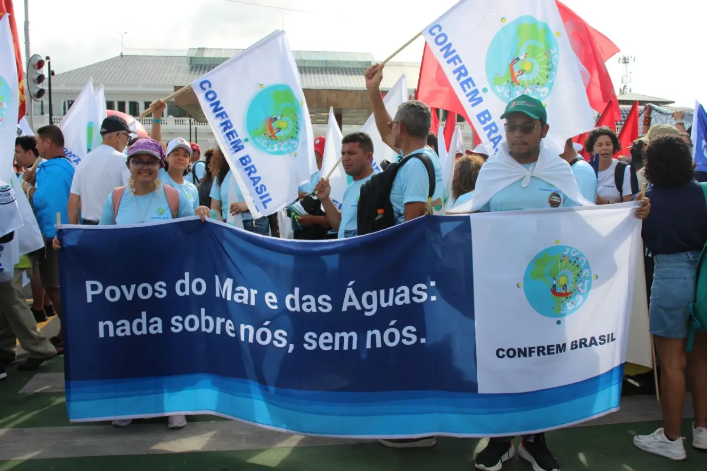 Análises - Os povos do mar fizeram sua parte. O governo deixou a canoa virar