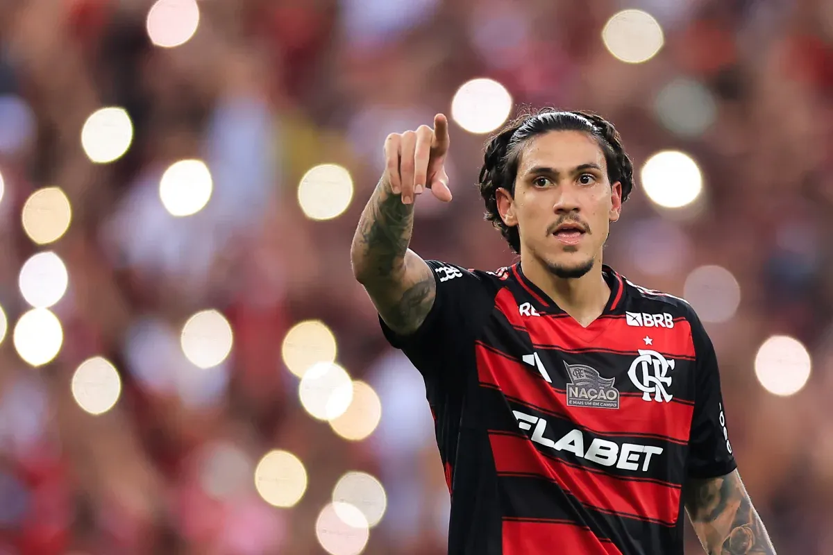 Esportes - Filipe Luís revela chance de contar com Pedro no Intercontinental