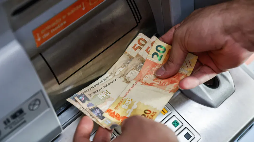 Segunda parcela do 13º salário deve ser paga até a próxima sexta-feira