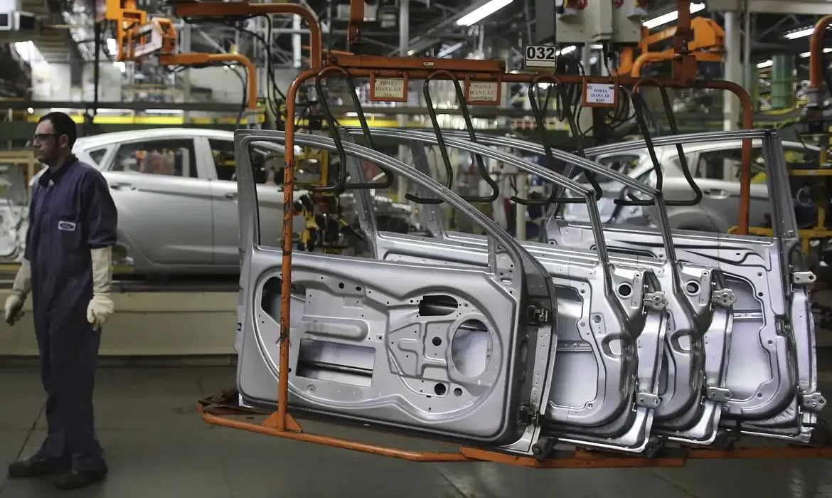 Economia -  Anfavea: produção veicular com kits importados ameaça 69 mil empregos