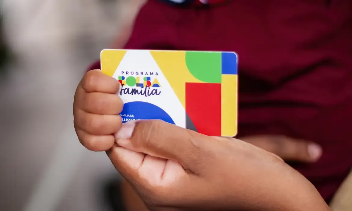 Economia - Caixa paga Bolsa Família a beneficiários com NIS de final 9