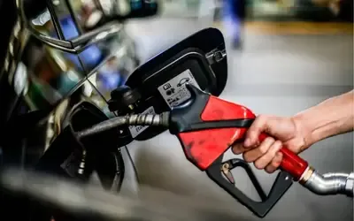 Economia | Combustíveis - Gasolina fica até R$ 0,10 mais cara no DF com reajuste do ICMS