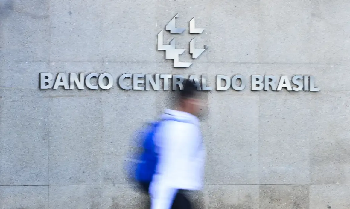 Economia - Contas externas têm saldo negativo de US$ 68,8 bilhões em 2025