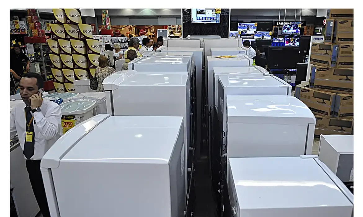Economia - Inmetro orienta uso da geladeira para reduzir consumo de energia
