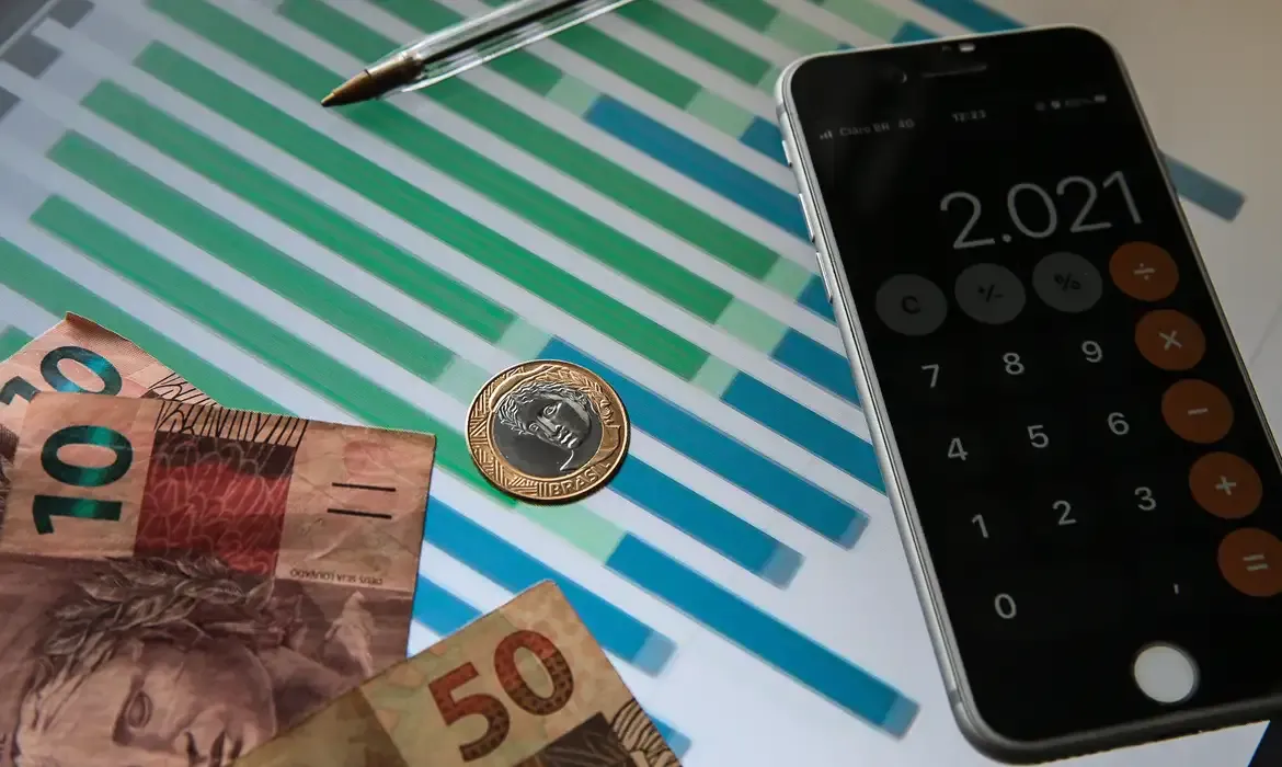 Economia IPCA vai a 0,33% em dezembro e fecha 2025 em 4,26%, abaixo da meta