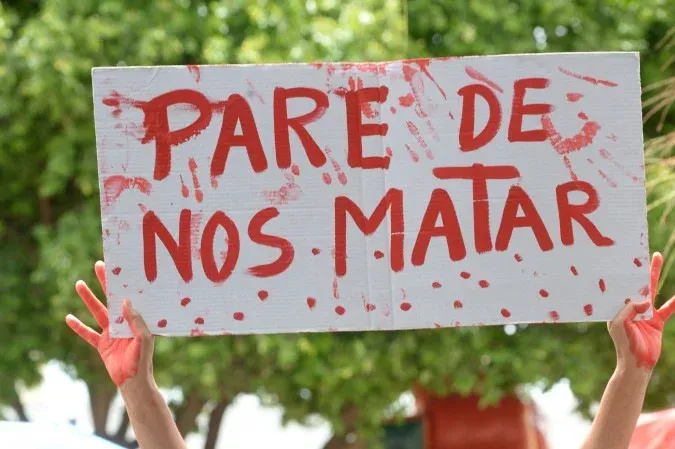 Feminicídio - Quatro mulheres são assassinadas por dia no Brasil