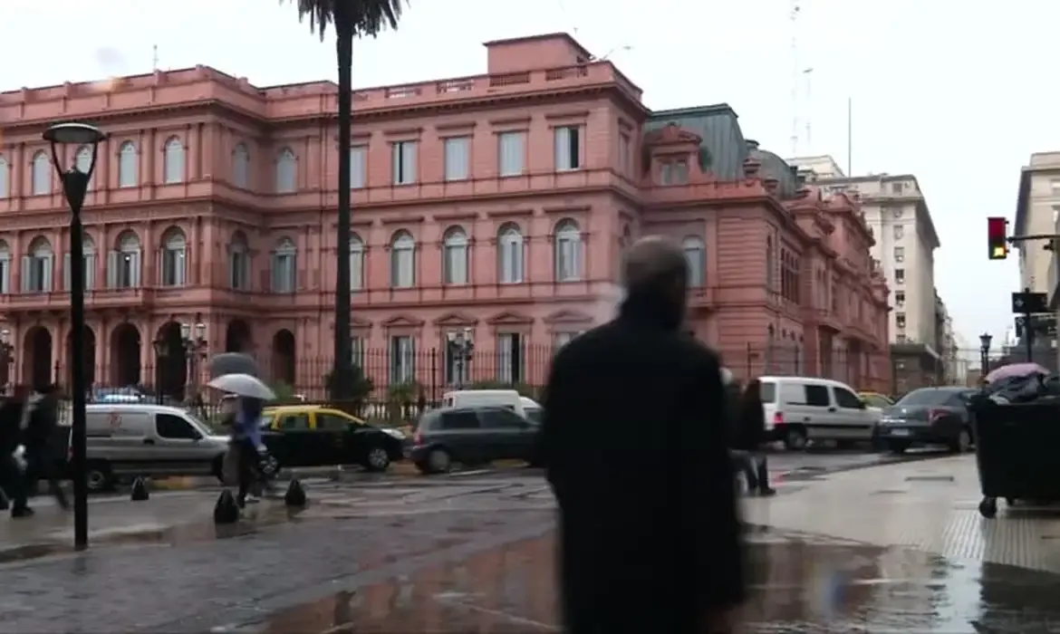Internacional Argentina restringe imigração de venezuelanos ligados a Maduro