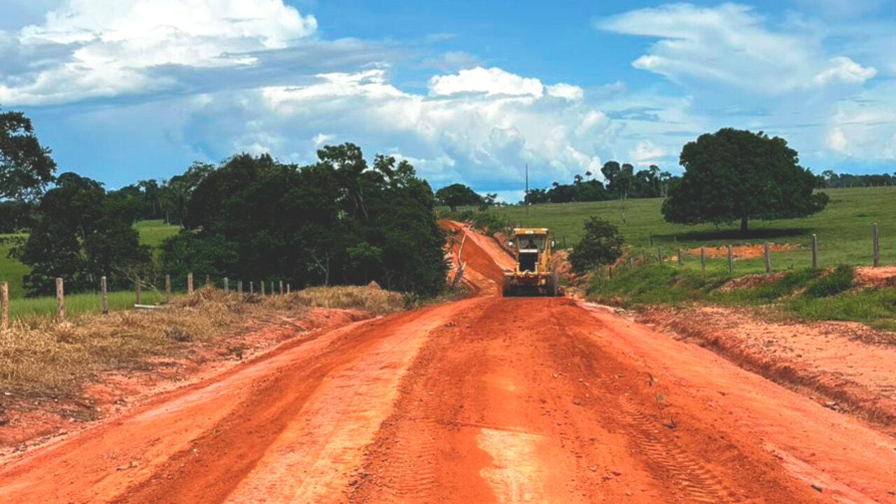 MANUTENÇÃO - Revestimento primário é realizado pelo governo de RO na Rodovia-133, entre Cacoal e Ministro Andreazza