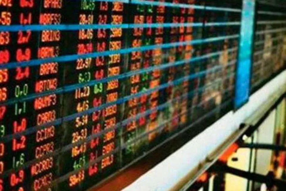 MERCADO FINANCEIRO Ibovespa renova recorde e supera 175 mil pontos com capital externo