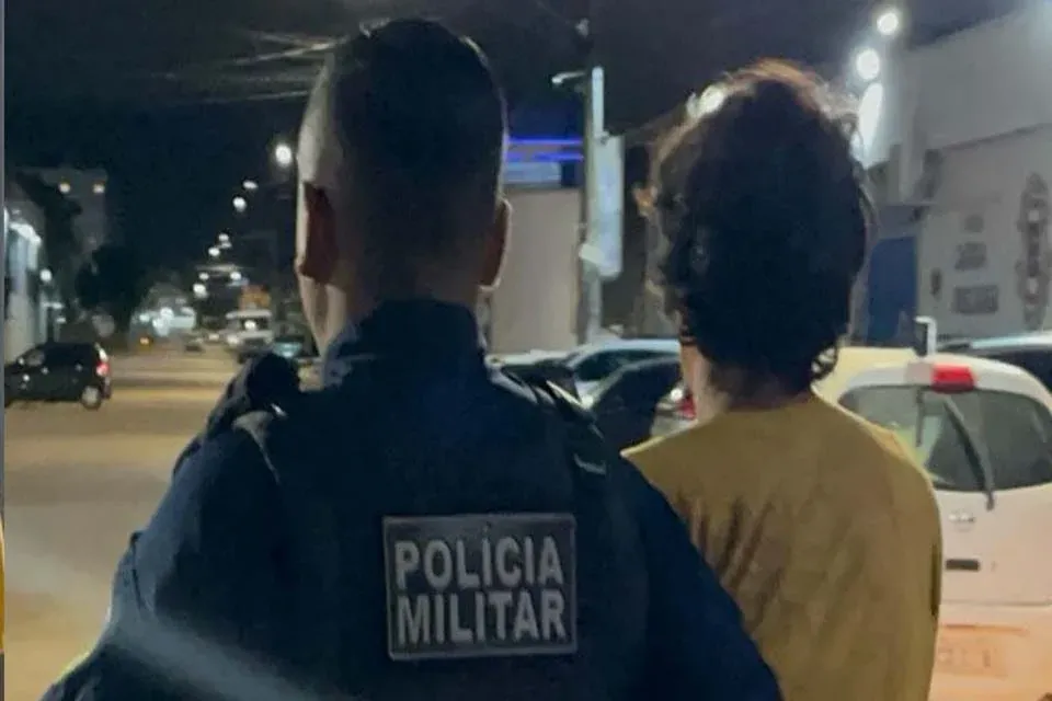 União Bandeirantes Homem tenta matar esposa após descobrir traição pelo celular