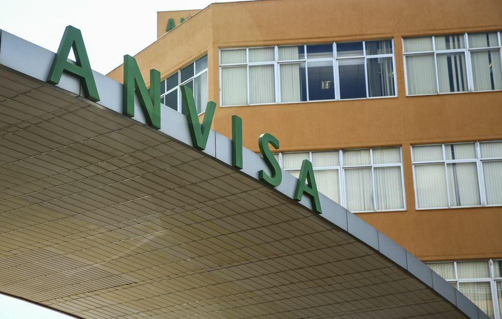 Anvisa proíbe leite condensado e retira suplementos do mercado