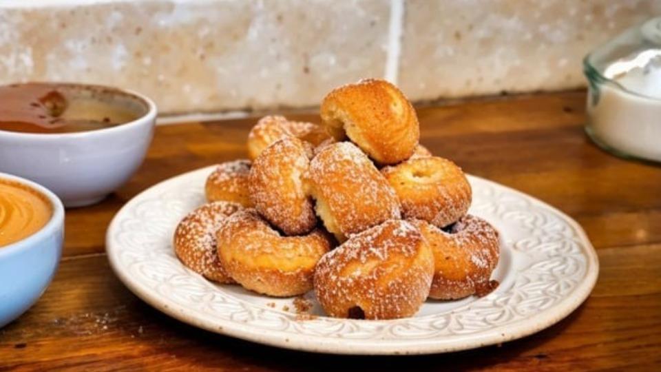 Brasil -  Receita: Saiba como fazer um delicioso bolinho de chuva