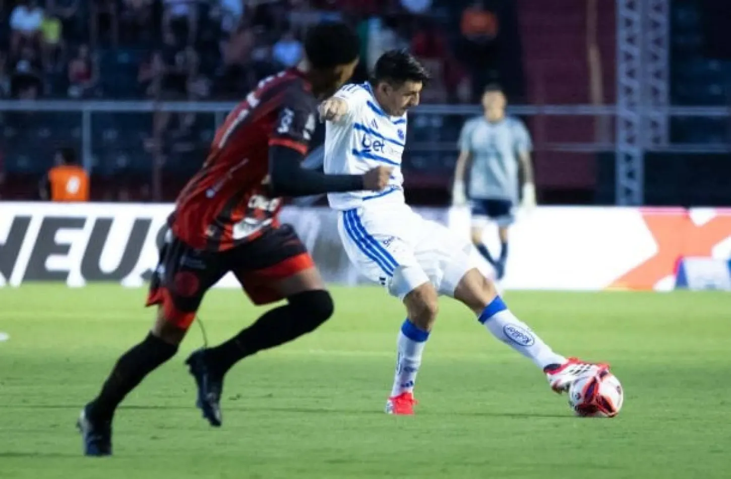 Cruzeiro Cruzeiro vence e está a um empate da final do Mineiro