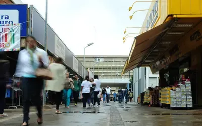 Economia | Comércio - Mais feriados em dias úteis devem alterar dinâmica do consumo em 2026