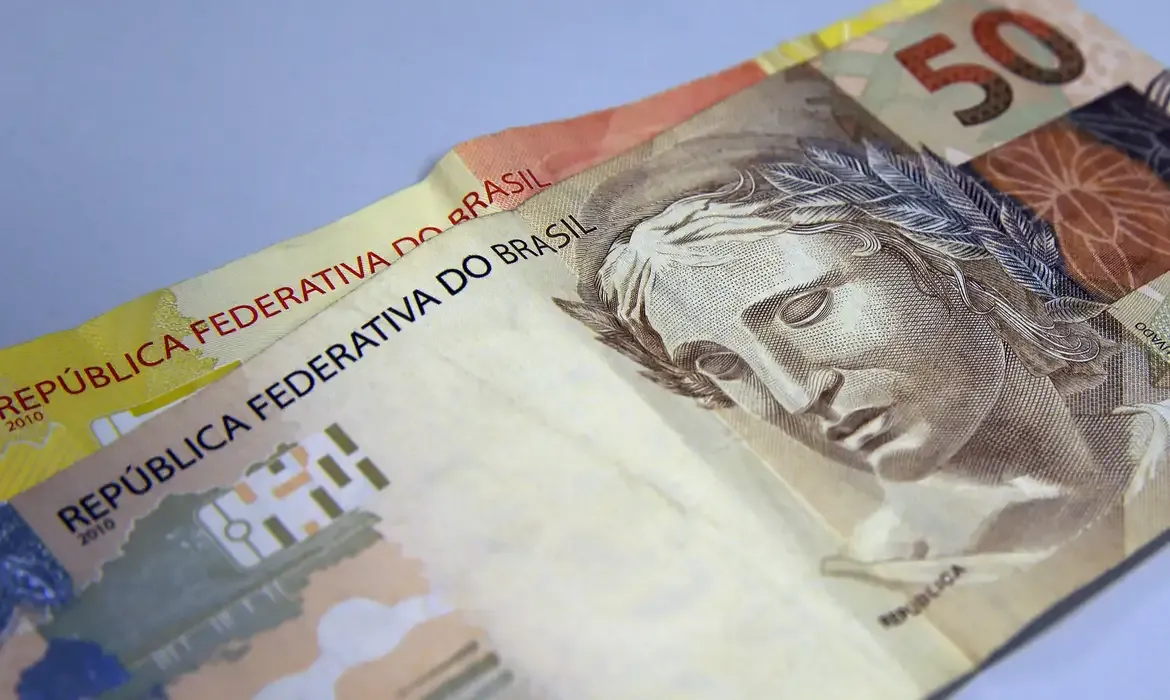 Economia - Receita paga lote da malha fina do Imposto de Renda de fevereiro