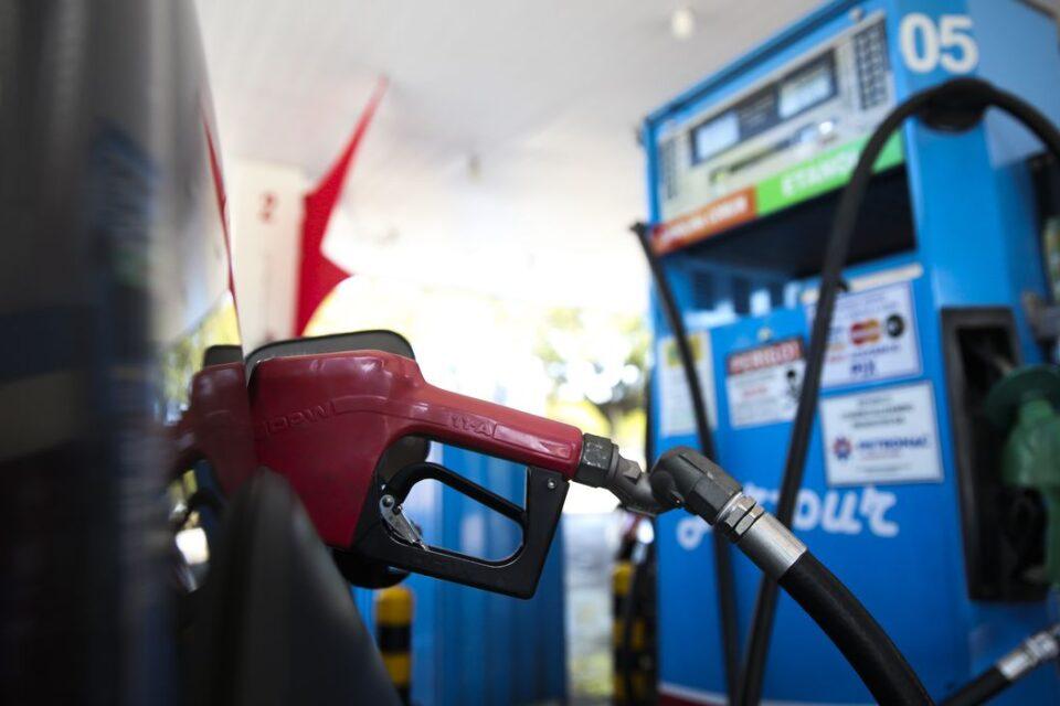 Gasolina e ônibus - Inflação sobe 0,33% em janeiro e dobra índice do mesmo mês de 2025