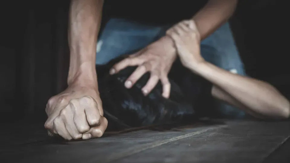 Homem é preso por abusar de sobrinha em falso ritual espiritual no DF