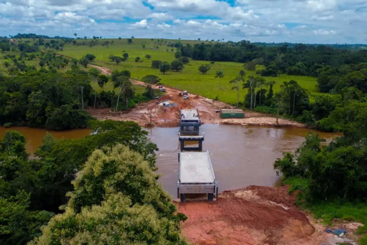 INFRAESTRUTURA - Ponte sobre o Rio Pimenta Bueno avança e reforça infraestrutura estadual na RO-495, em Chupinguaia