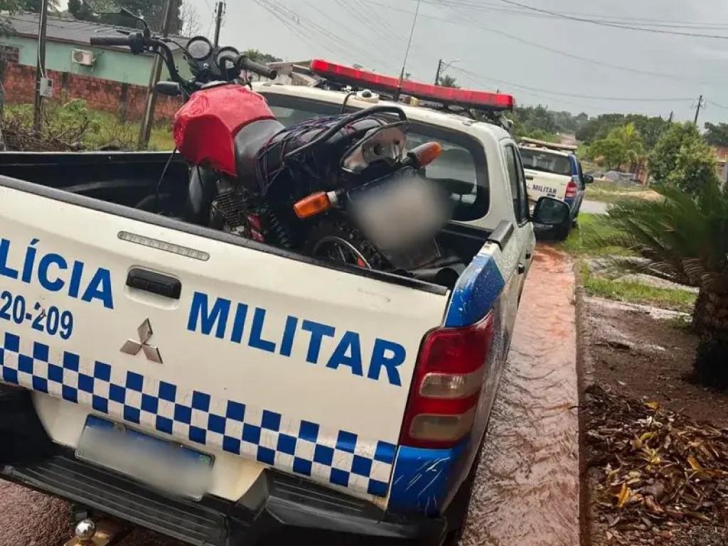 MOTOCICLETA ROUBADA - Polícia Militar recupera motocicleta roubada após acidente durante perseguição em Rolim de Moura