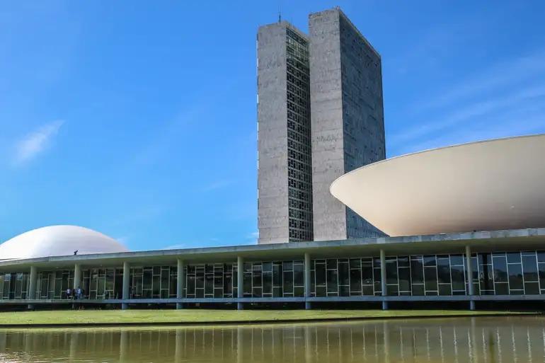 Neste ano eleitoral - Emendas pagas por Lula disparam a R$1,1 bilhão