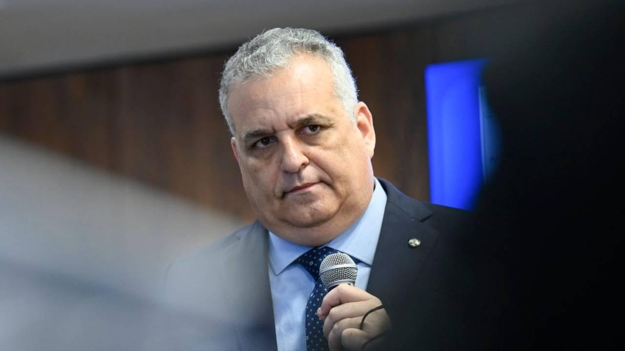 'Petulância e esculhambação'  -Alfredo refuta ‘depoimento marmita’ que Vorcaro sugere ao Congresso