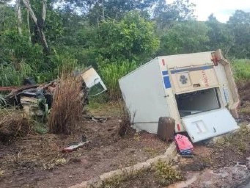 Tragédia -  Acidente com ambulância mata paciente e fere motorista em MT