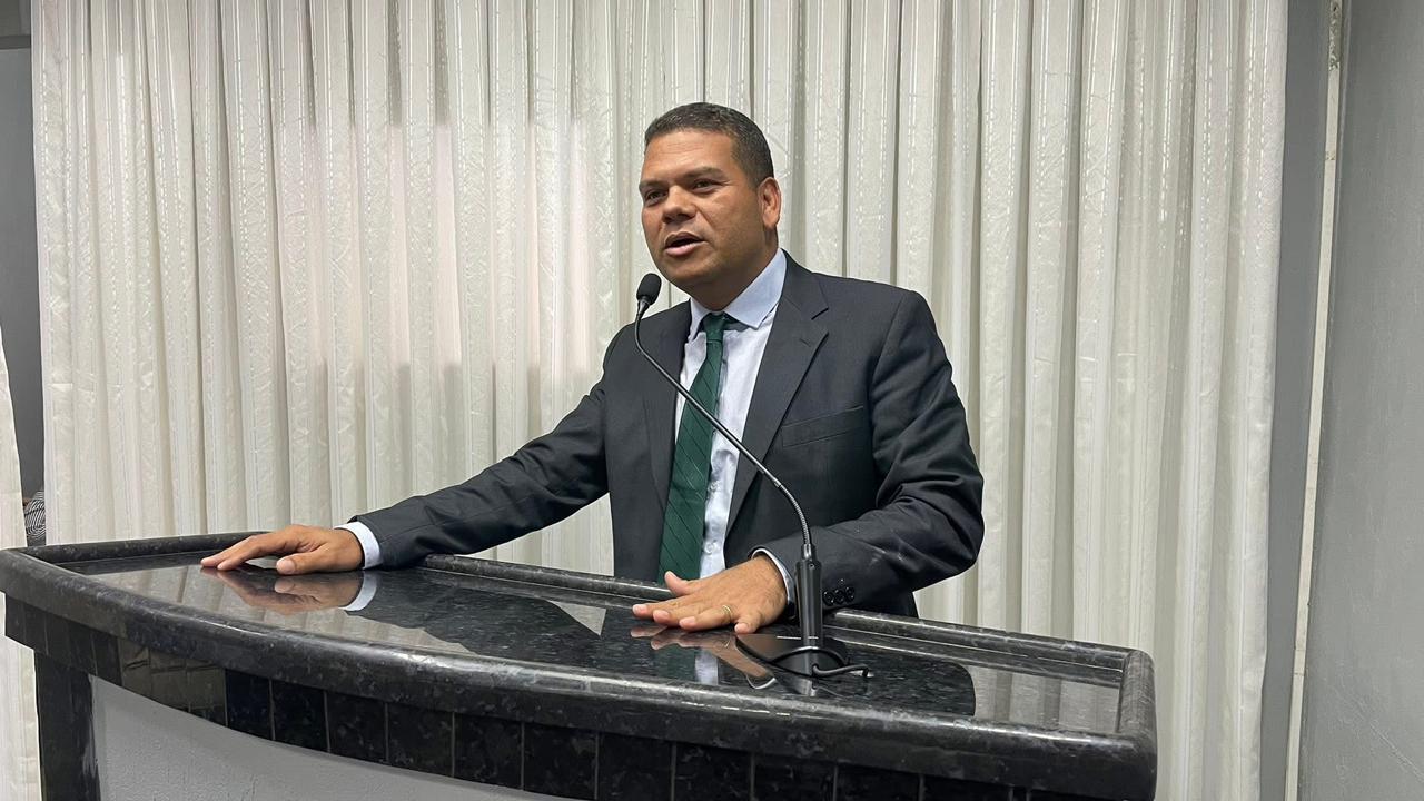 Vereador Adair Cardoso solicita que medidas sejam adotadas para disponibilização de atendimento de Médico Legista em Rolim de Moura